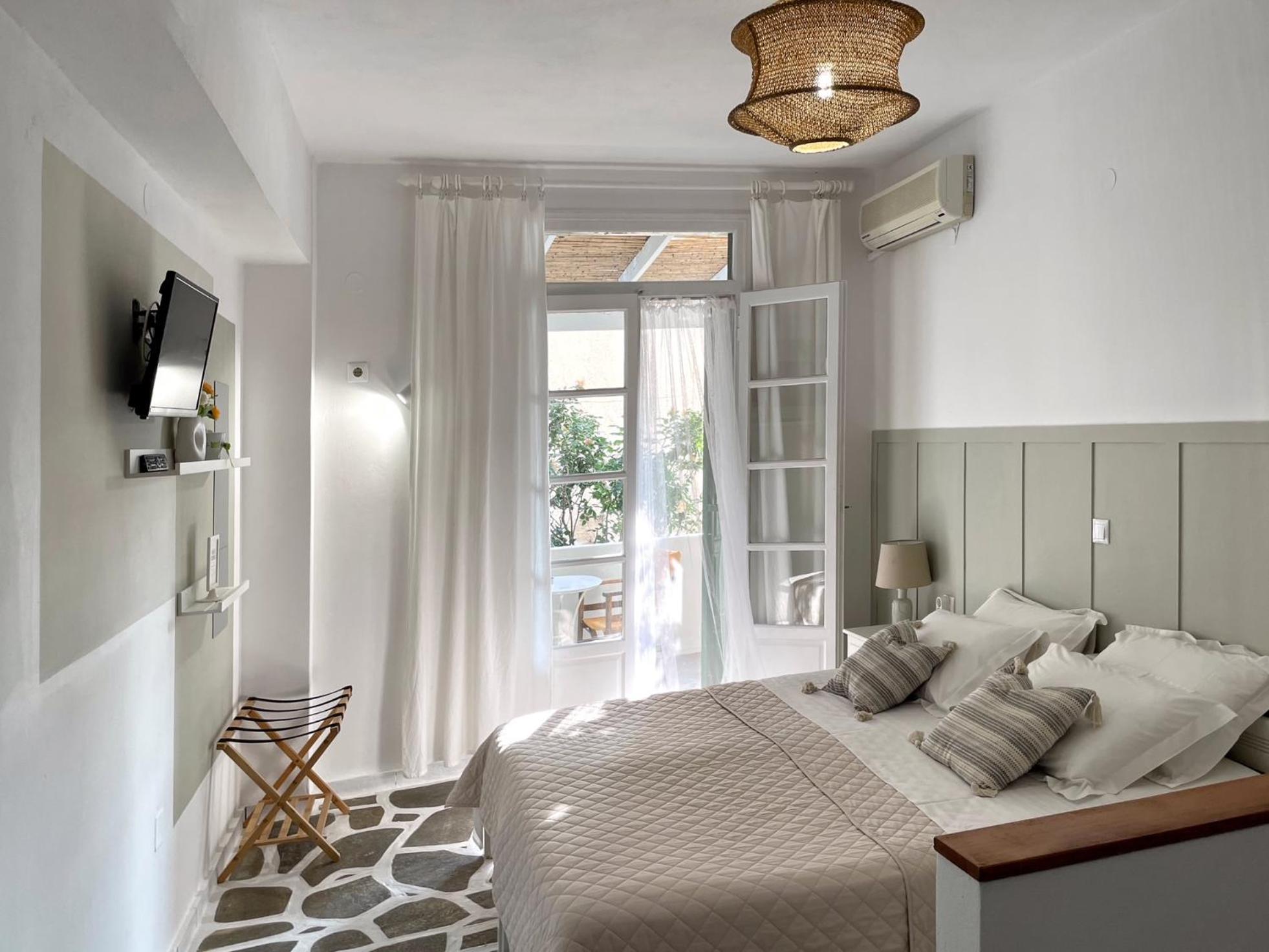 Georgios Milos Adamantas  Exterior photo